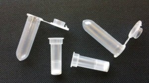 Detergent exchange mini spin columns